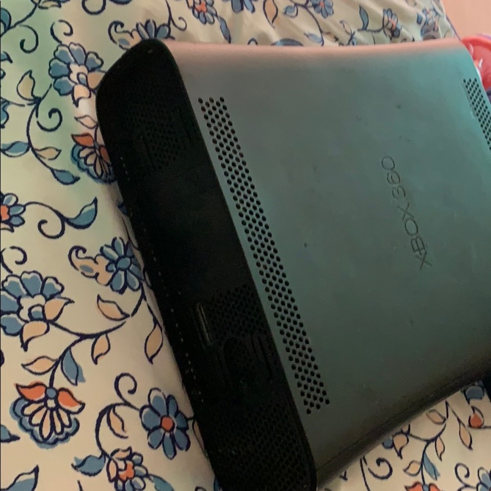 Xbox 360 - Picture 3 of 4